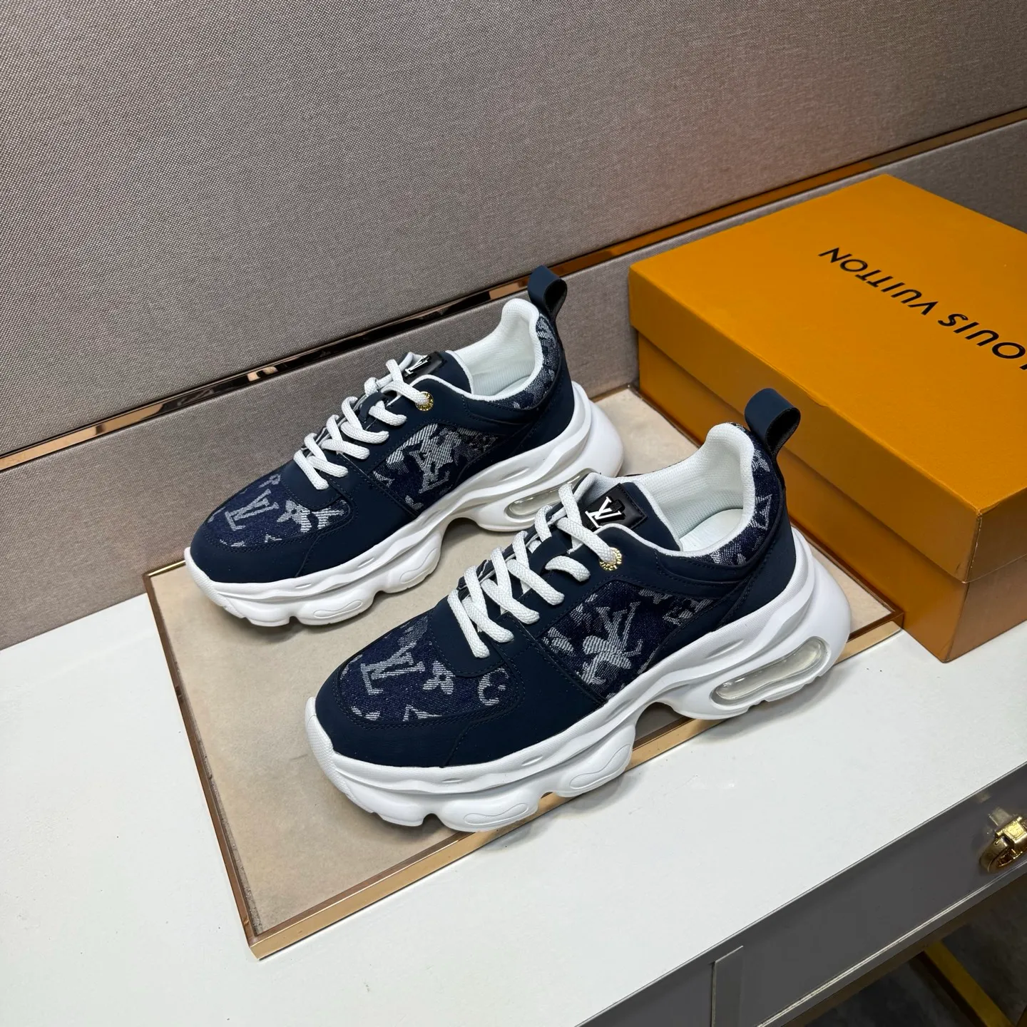 ⬛️Men's shoes 💰p462【LV～】Men's casual shoes 2025z cabinet sales simultaneously 🔶Size: 38-44 #️⃣ 🔷5 colors🔜The upper is made of multi-material splicing➕Mesh lining, comfortable and breathable, sole: original comfortable and wear-resistant outsole, ⚠️real thing📱photographed🎬real thing is better📢📢📢
